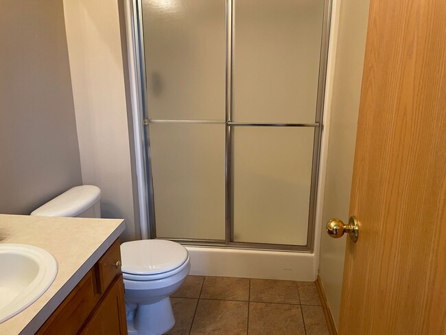 Building Photo - Beautiful Home in Bellevue for Rent!!!