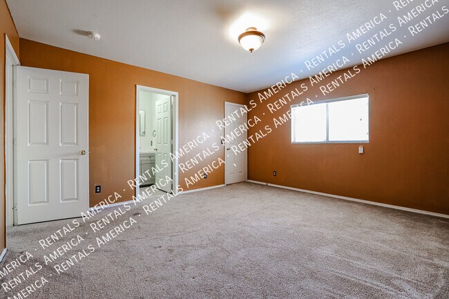 Building Photo - Centrally Located in El Mirage