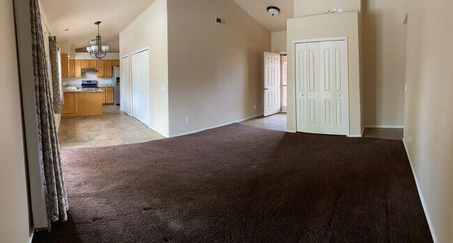 Building Photo - Nice 3 Bedroom 2 Bath Home with POOL and RV Parking