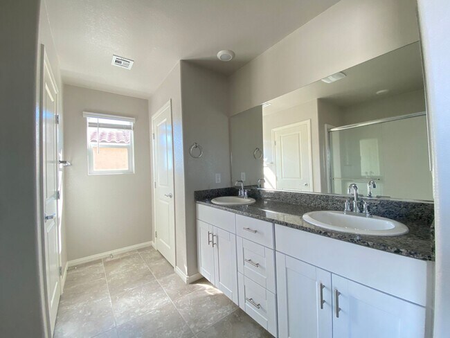 Building Photo - Home for Rent