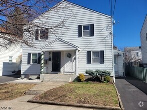 Building Photo - 208 N 17th St