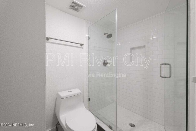 Building Photo - 908 Shoreline Cir