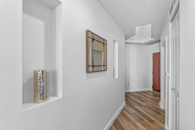 Building Photo - 300 S Australian Ave