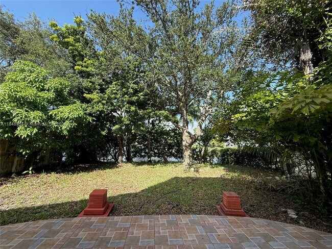 Building Photo - 315 NW 153rd Ave