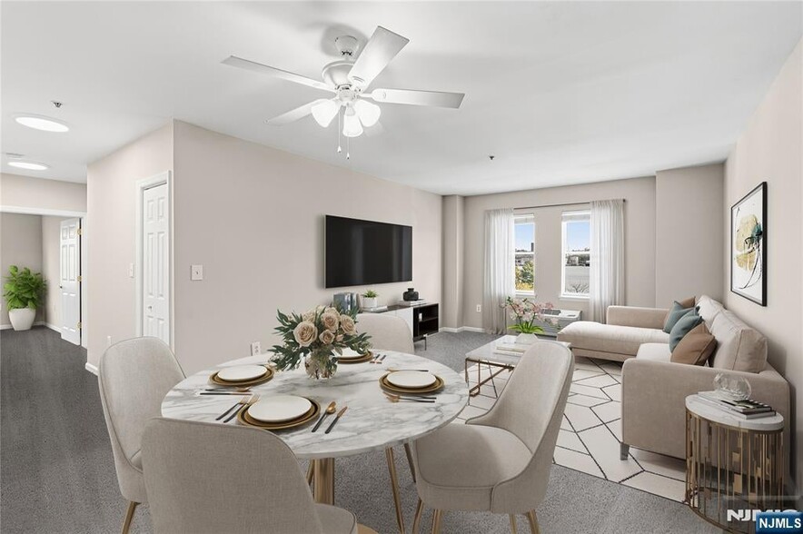 Primary Photo - 905 River Rd