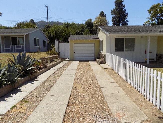 Building Photo - 131 Ramona Dr