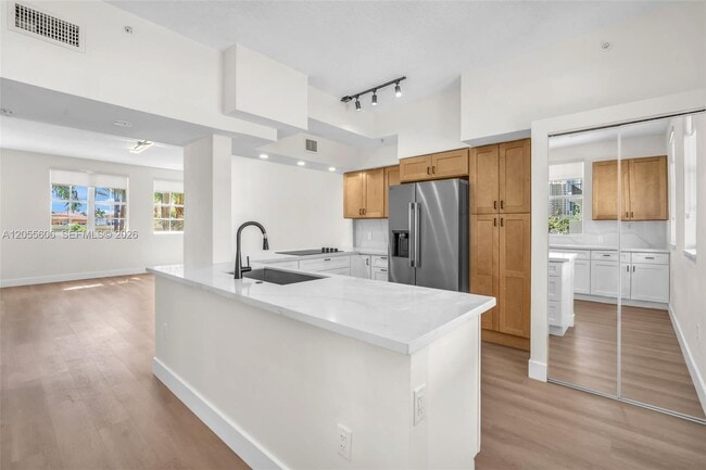 Building Photo - 2065 S Ocean Dr