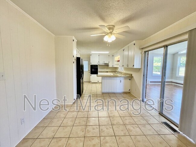 Building Photo - 621 Welsh Pl