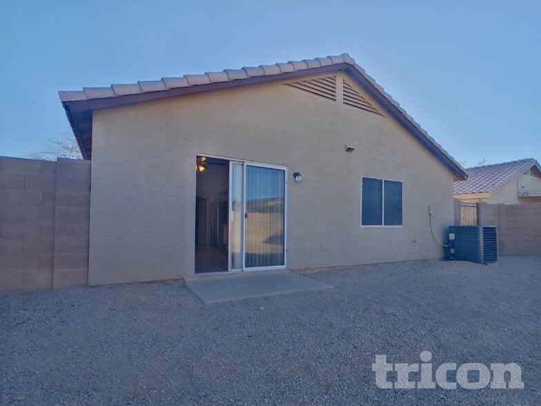 Building Photo - 12306 N Palm St