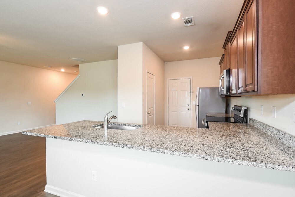 Building Photo - 128 Brook Dr