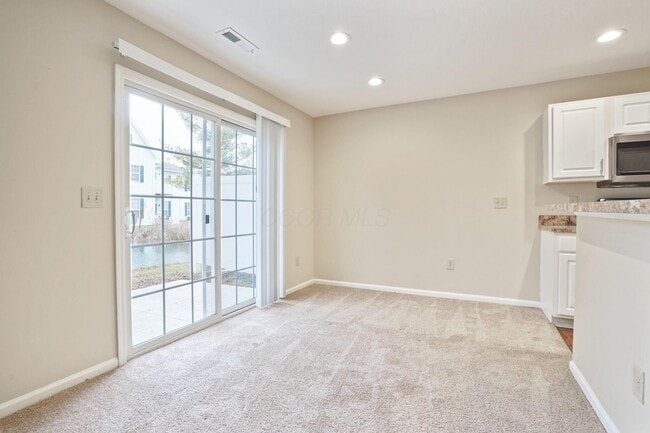 Building Photo - 5004 Stratford Pine Ln