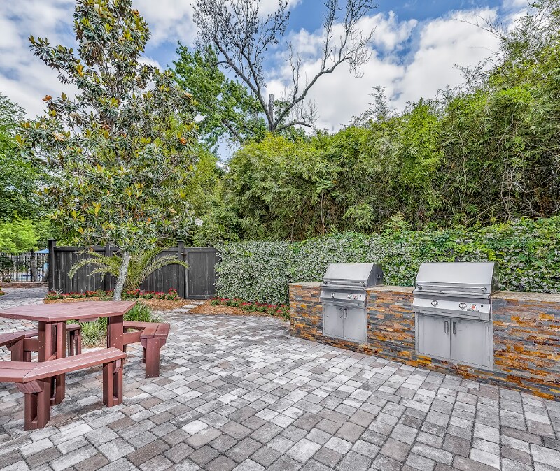 Building Photo - 2166 Dunsford Terrace