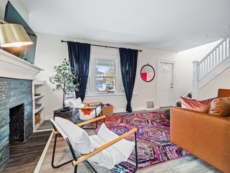 Building Photo - 2804 6th St