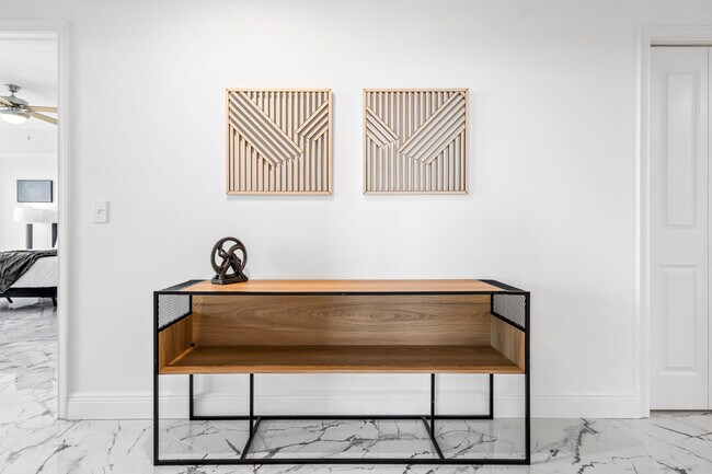 Building Photo - 605 Kemp St