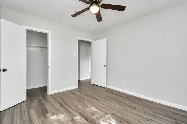 Building Photo - 9622 Vilven Ln