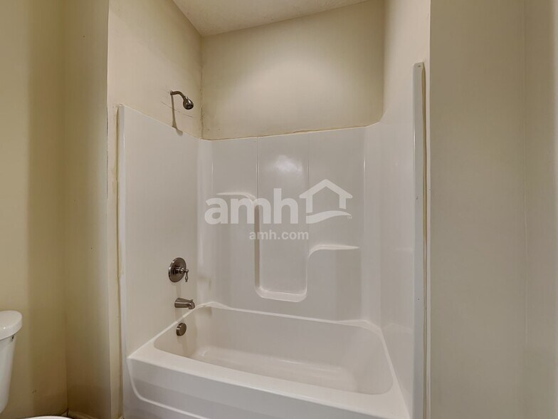 Building Photo - 908 Cabernet Trl