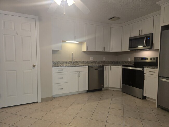 Building Photo - 1 Northbrook Dr