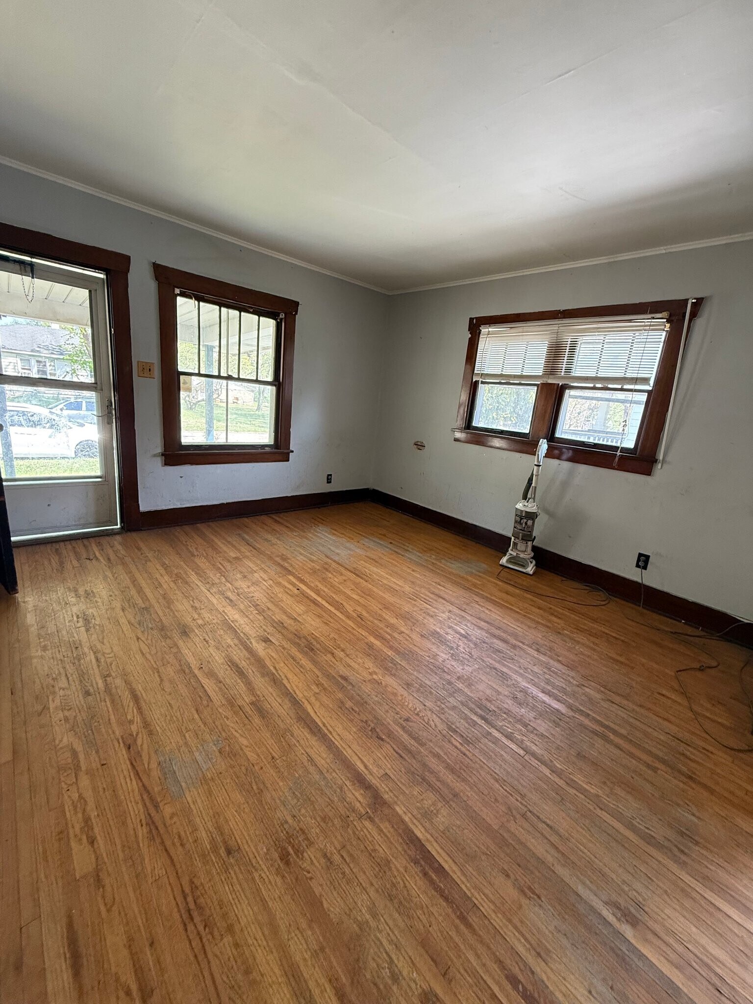 Building Photo - 1455 E Whitmer St