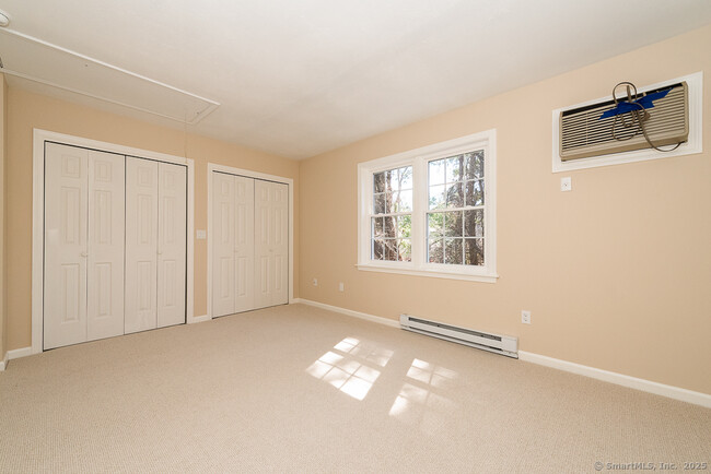 Building Photo - 16 Brantwood Dr