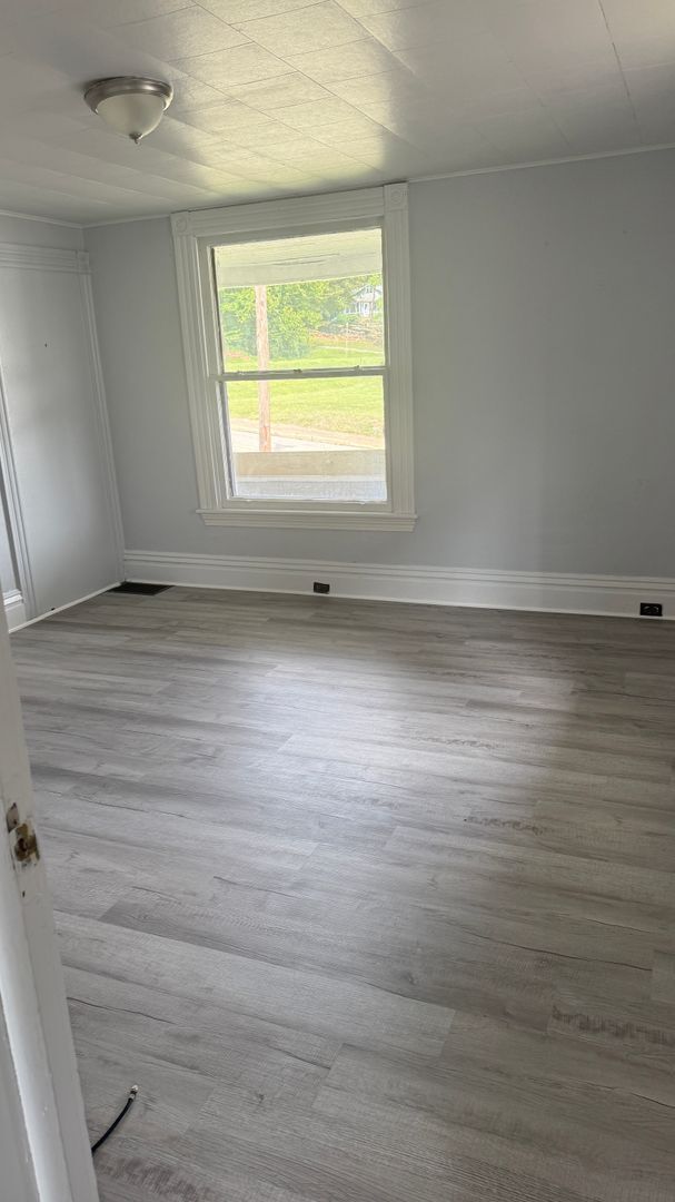 Building Photo - 479 B St