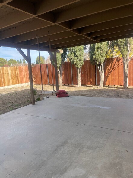 Building Photo - 3019 Brentwood Ave