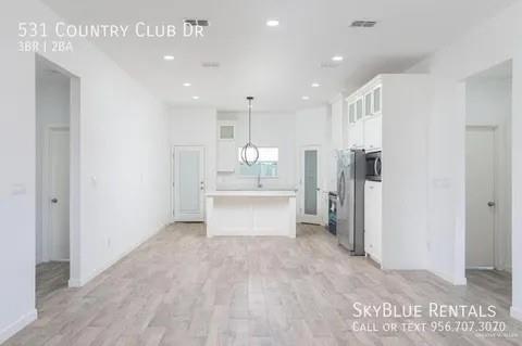 Building Photo - 531 Country Club Dr
