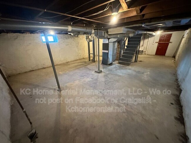 Building Photo - 2535 Charlotte St