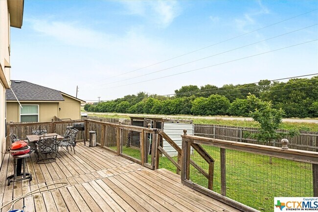 Building Photo - 114 Falcon Dr