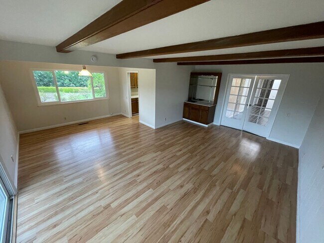 Building Photo - $4390 -- BEAUTIFUL 3BED HOME IN MISSION VA...