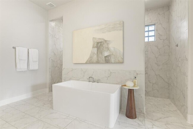 Building Photo - 17366 Camillia Trails