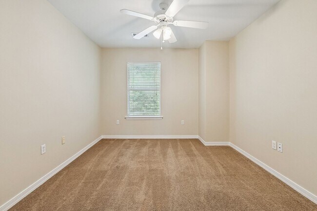 Building Photo - 102 Covington Meadow Cir