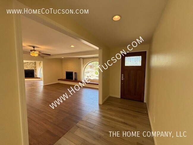 Building Photo - 8628 N Placita Del Cardo