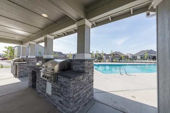 Building Photo - 3760 SW Badger Ct