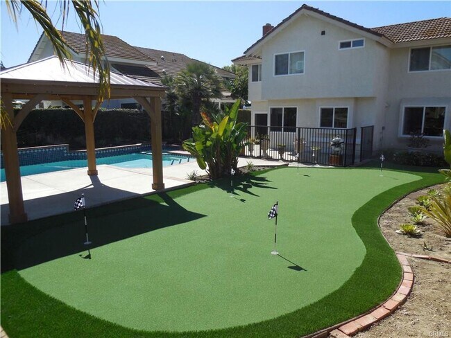 Building Photo - Pool Home 4 Bedroom