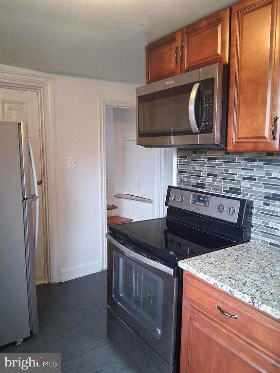 Building Photo - 206 N Swarthmore Ave