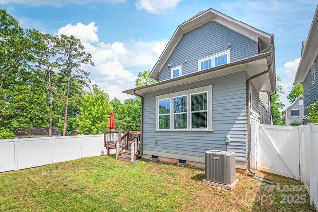 Building Photo - 5210 Kelly St