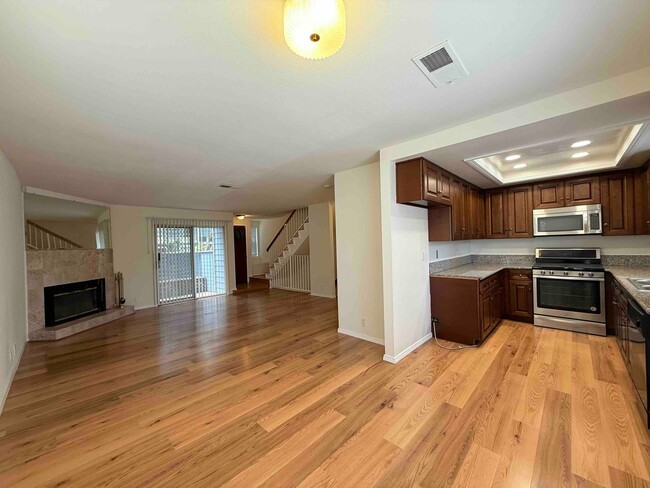 Building Photo - Gated Community - Updated Harbor City Townhome - 3 bed / 2.5 bath