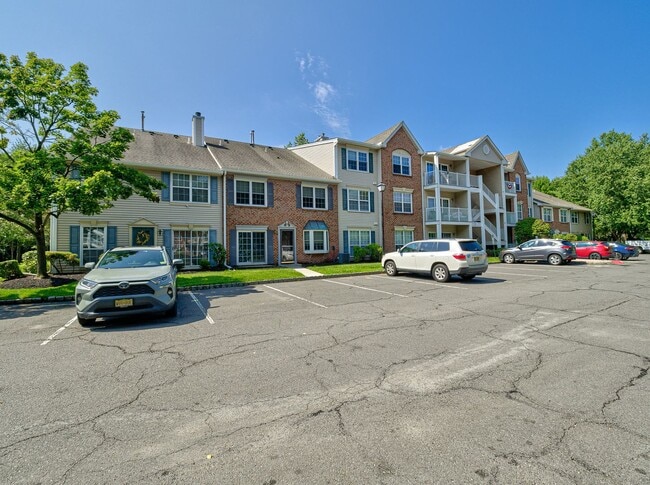 Building Photo - 96 Versailles Ct