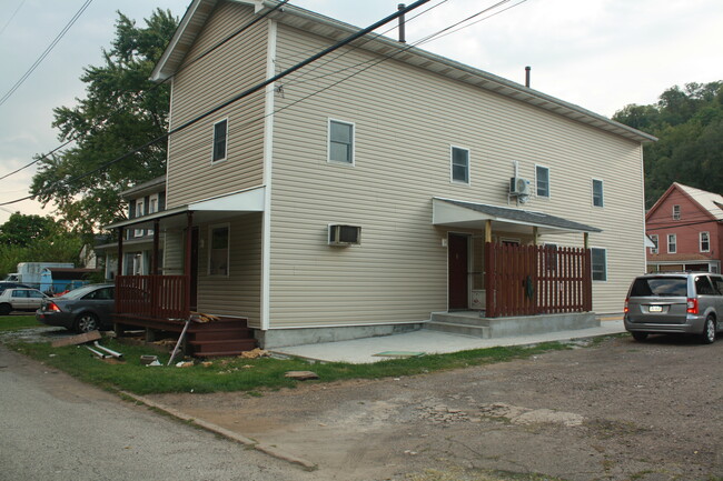 526 Rail Rd. - 526 Larimer Ave