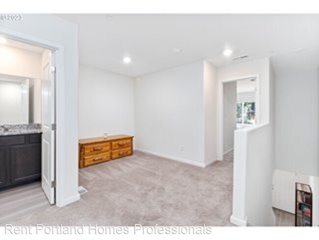 Building Photo - 3 br, 2.5 bath House - 60 NE 134th Place