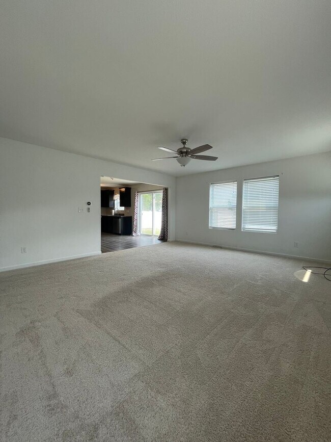 Building Photo - Three Bedroom Home in Kalamazoo