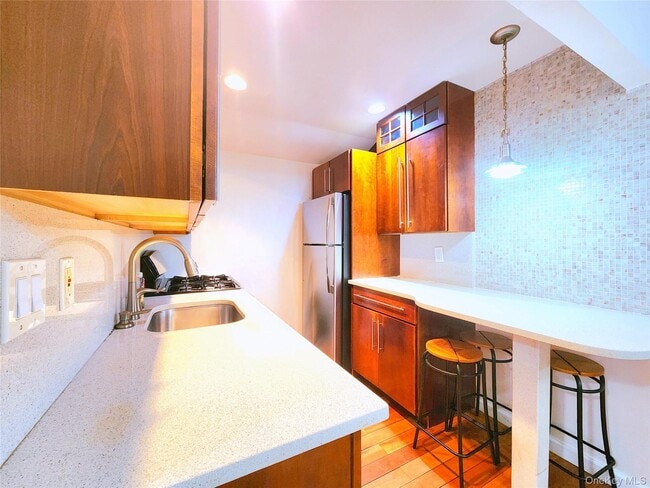 Building Photo - 140-18 33rd Ave