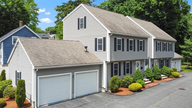 Primary Photo - 9 Fitch Ct