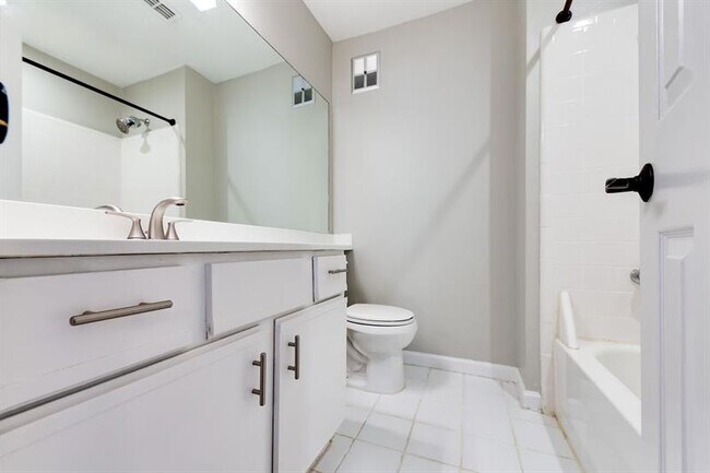 Building Photo - 5670 River Heights Crossing SE