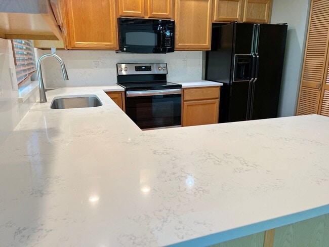 Building Photo - Spacious Upgraded Bothell/North Kirkland Home!