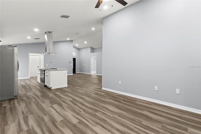 Building Photo - 460 Martigues Dr