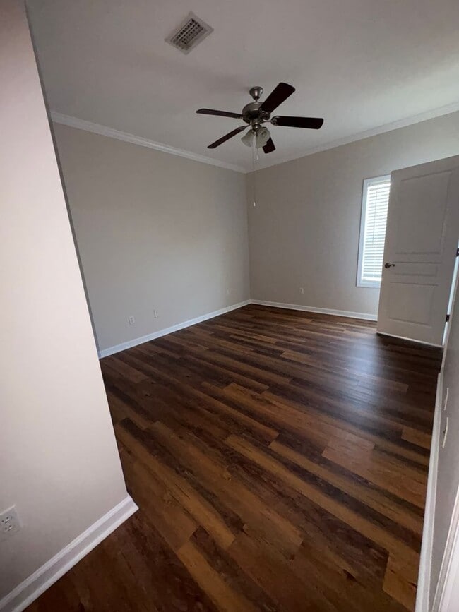 Building Photo - Cotton Creek!!!