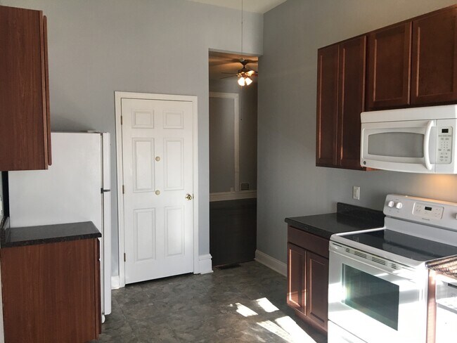 Building Photo - 2710 Armand Pl