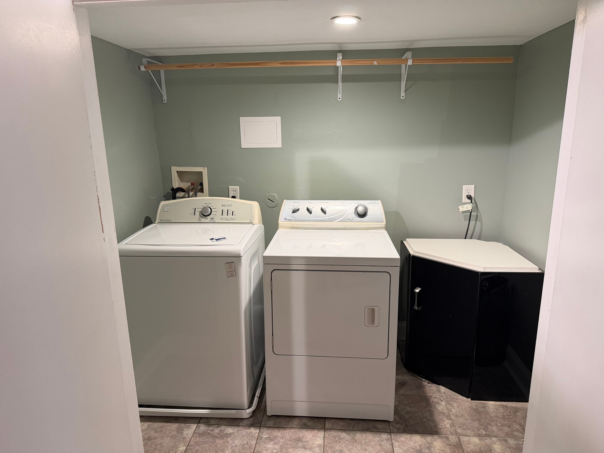 In-unit laundry - 2403 Upland Pl