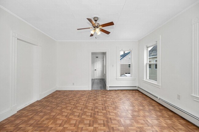 Building Photo - 220 Concord St